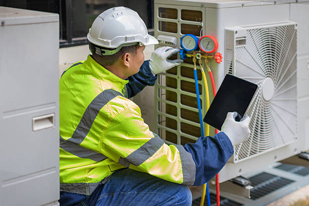 Professional Ac Installation technician working in Marshfield Hills, MA